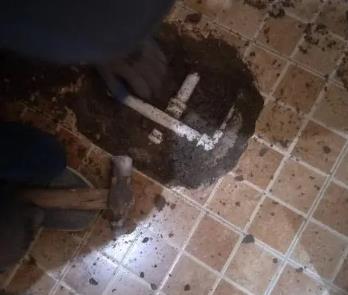 七台河市卫生间漏水维修公司为您分享下卫生间渗水如何处理及注意事项