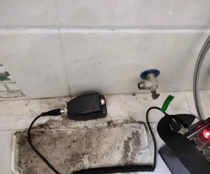 七台河市屋顶漏水维修公司分享下卫生间漏水的危害及解决方法